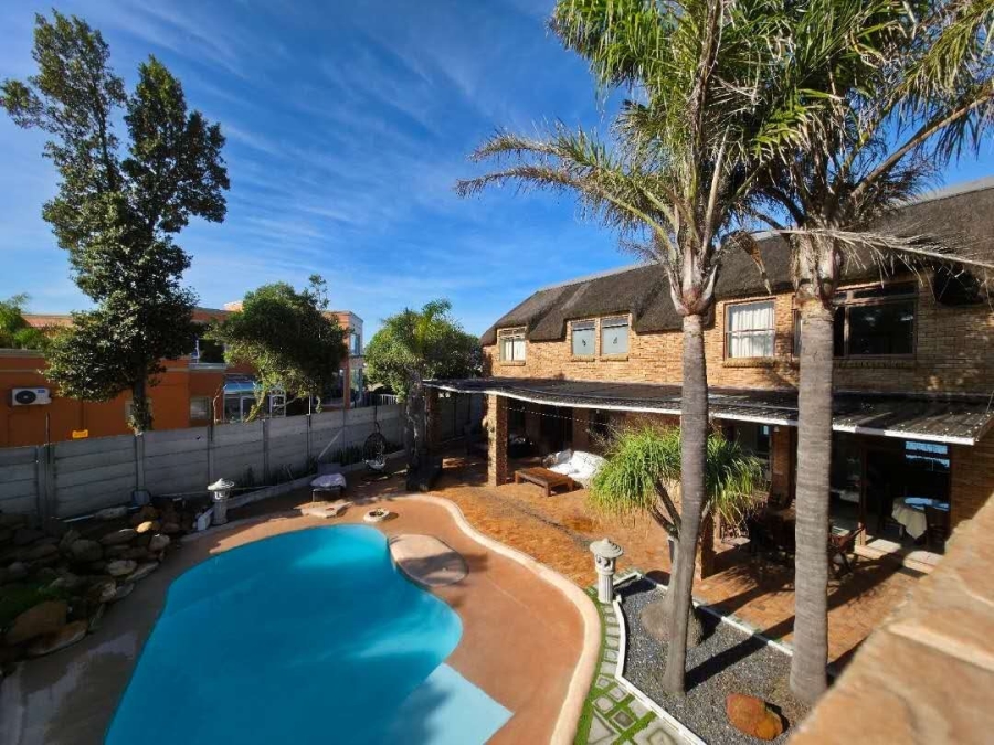 To Let 5 Bedroom Property for Rent in Sunset Beach Western Cape